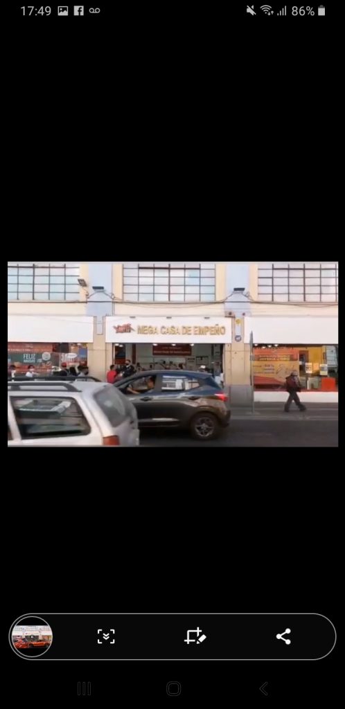 Video desde Puebla: Poblanos en navidad…unos empeñan sus cosas y otros saturan las tiendas del centro histórico