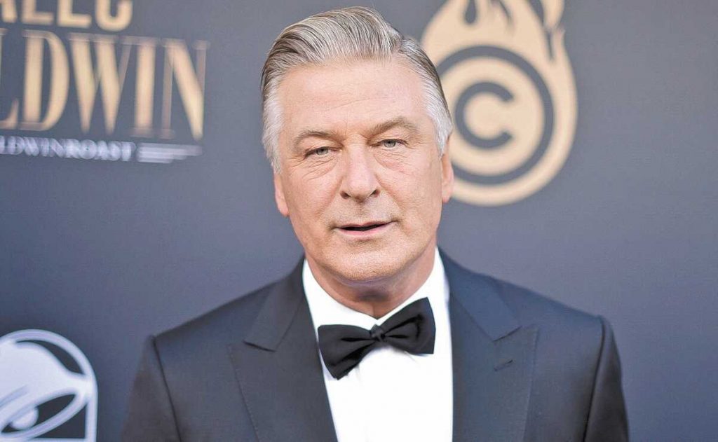 Alec Baldwin cuenta de viva voz el accidente que causó la muerte de directora