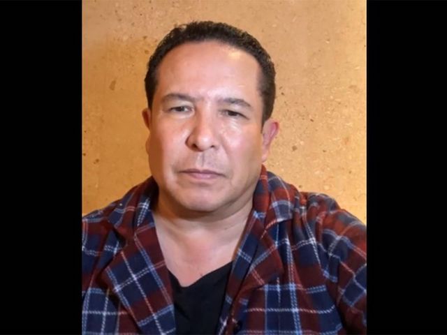 Gustavo Adolfo Infante se contagia de covid tras viaje a Cancún