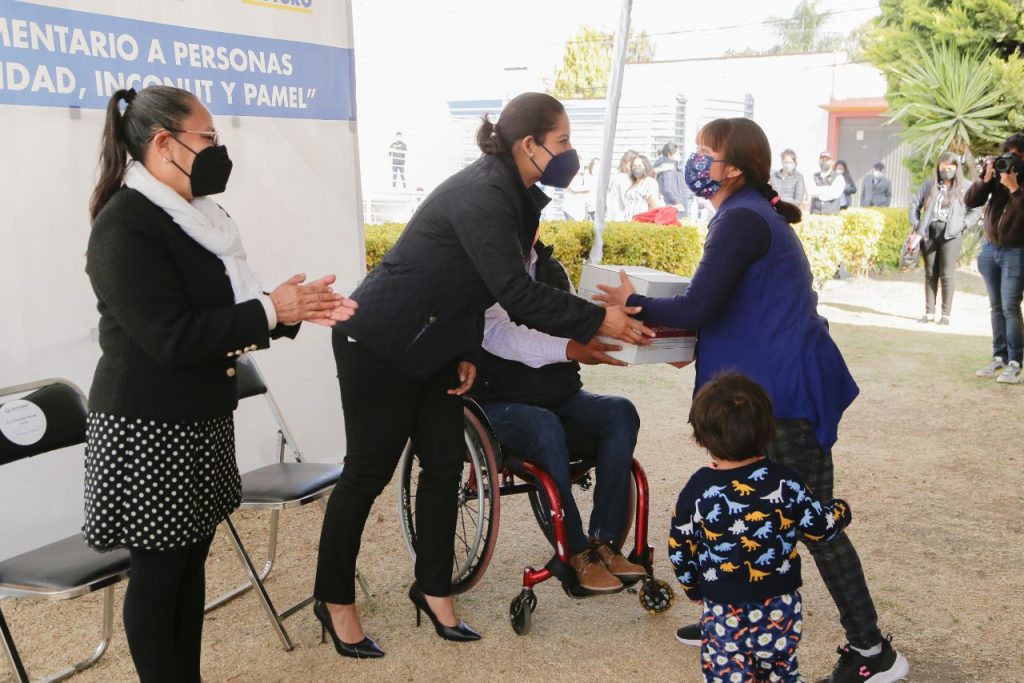 DIF Municipal entrega apoyos alimentarios a grupos vulnerables