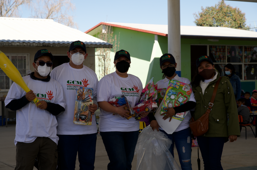 Realizó Fundación Granjas Carroll campaña invernal y entrega juguetes