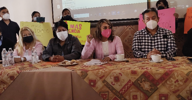 Video desde Puebla: Candidata de Xochimehuacan denuncia a su opositor de realizar actos violentos en la jornada electoral