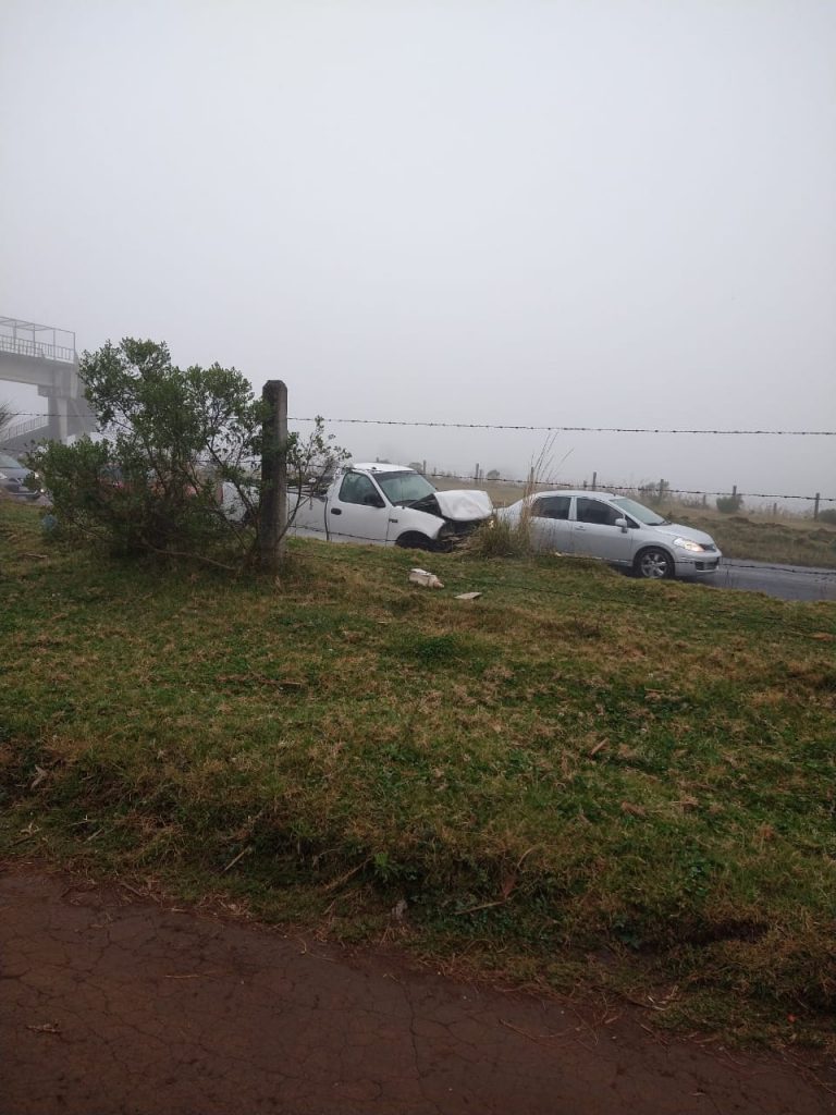 Solo daños materiales provoca carambola en la autopista Tlaxco Tecojotal