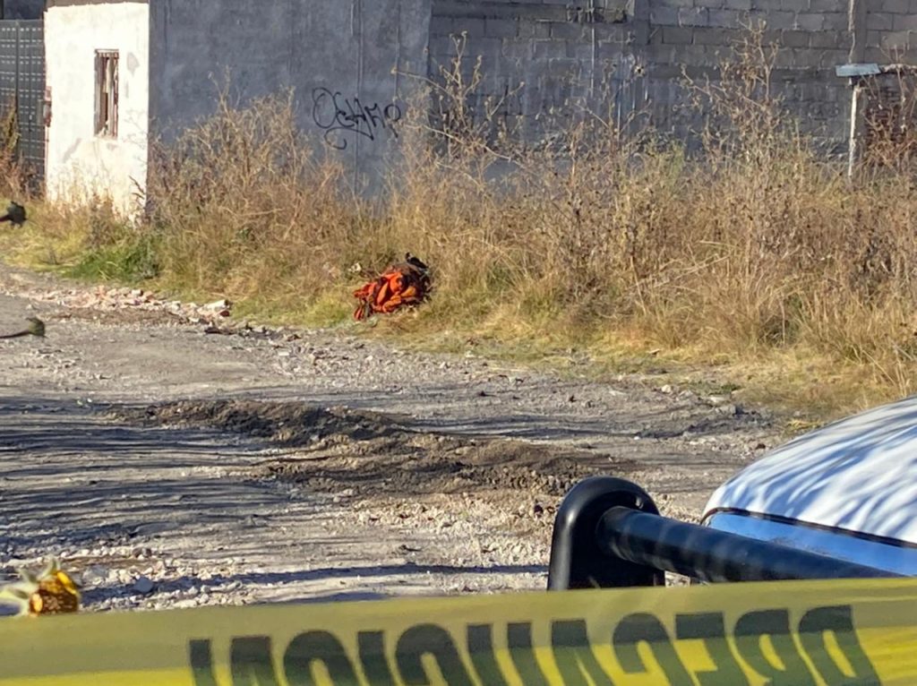Video desde Puebla: Encuentran encobijado en la colonia Nueva San Salvador