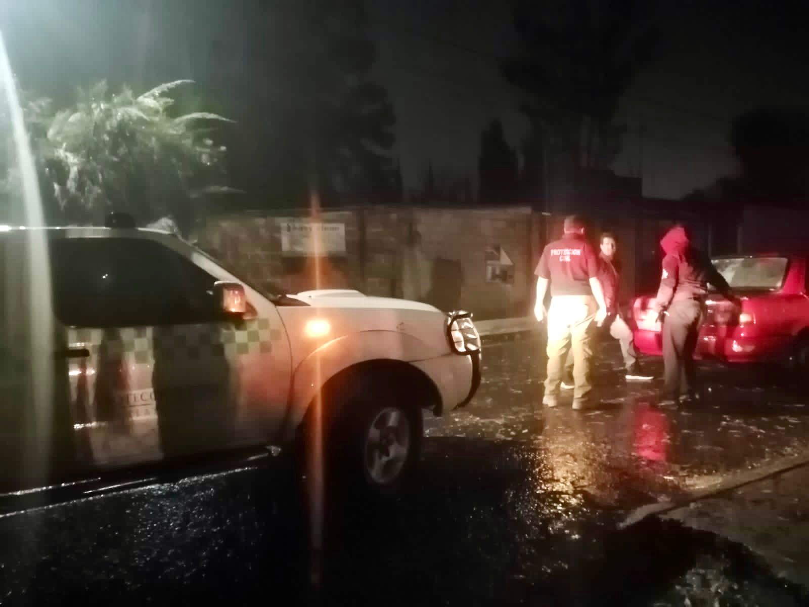 Video desde Tlaxcala: Clima extremo en la capital con lluvia y granizo