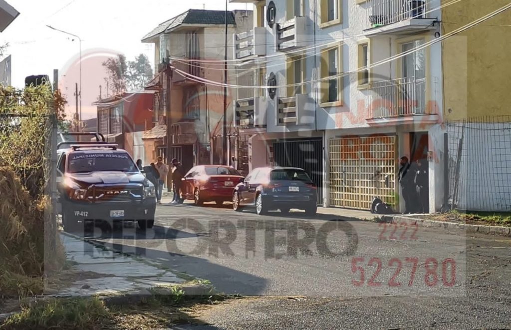 Dentro de un departamento en Valle Dorado hallan a escolta con plomazo en la cabeza