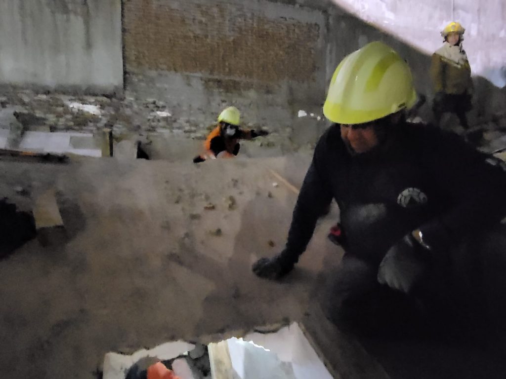 Fotonota: Encuentran el cuerpo de Roberto Ochoa, una víctima mortal más de la explosión en la Diagonal