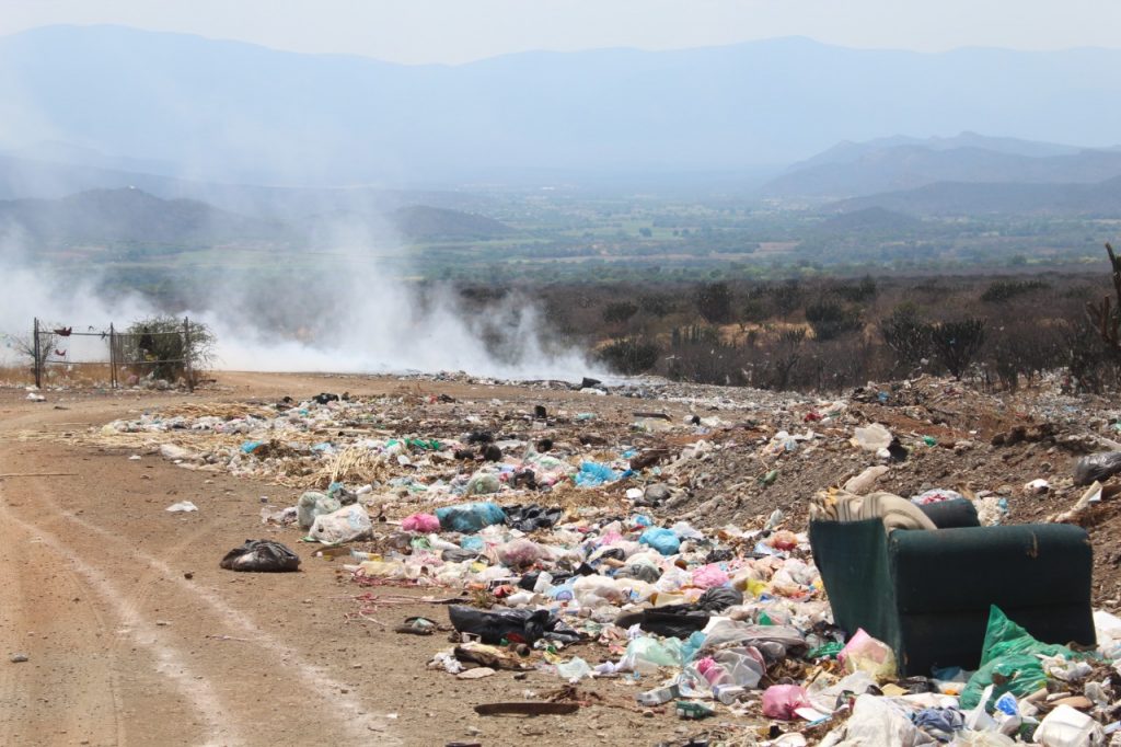 Dejan feto humano en tiradero de basura de Coxcatlán