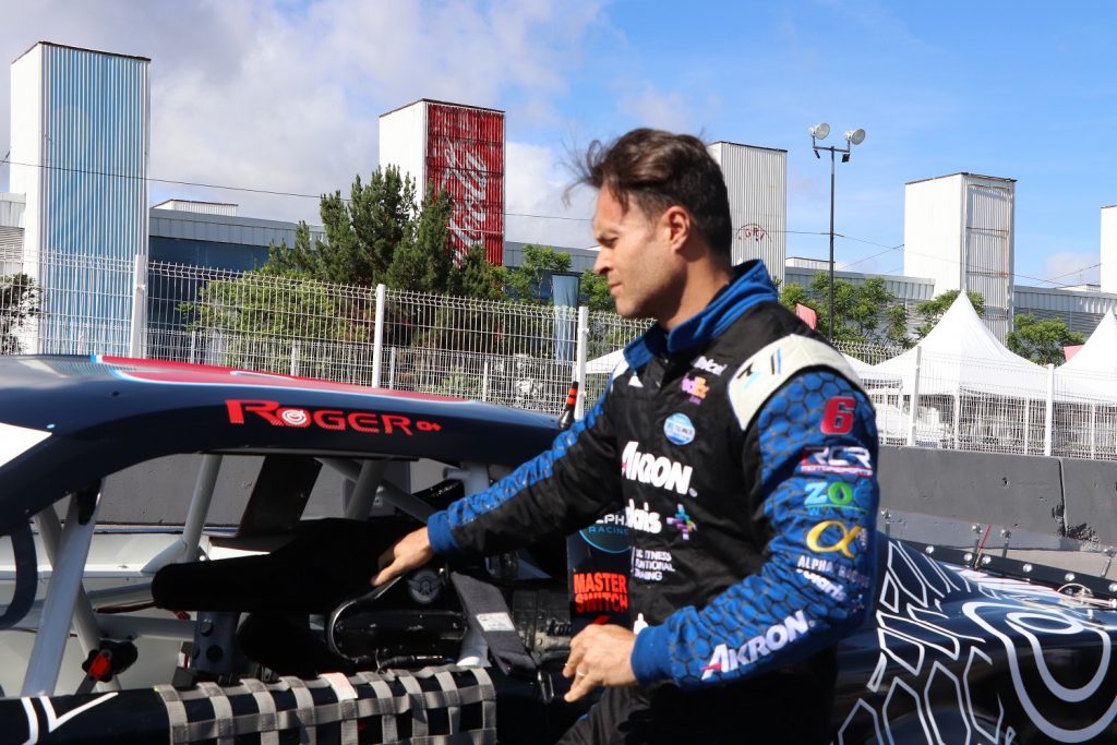 “Es muy temprano, pero el objetivo es seguir en Nascar México”: Rogelio López