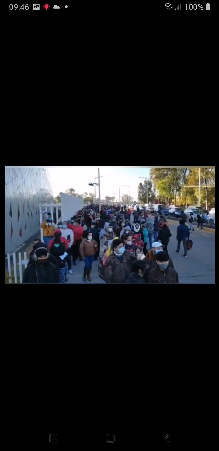 Video desde Puebla: Cientos de personas saturan el recinto ferial para recibir el refuerzo de vacuna