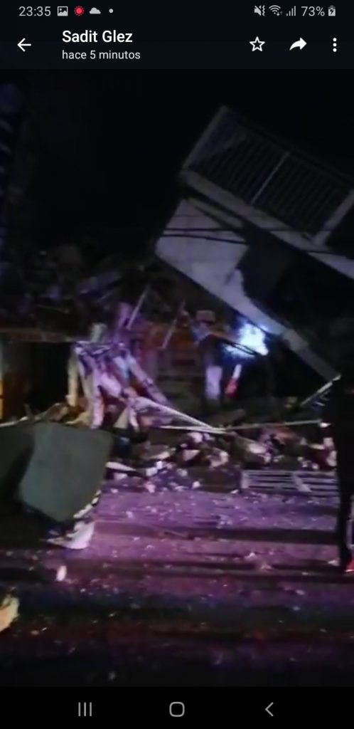 Video desde Puebla: Explota taller en la 2 poniente y Diagonal Defensores de la República