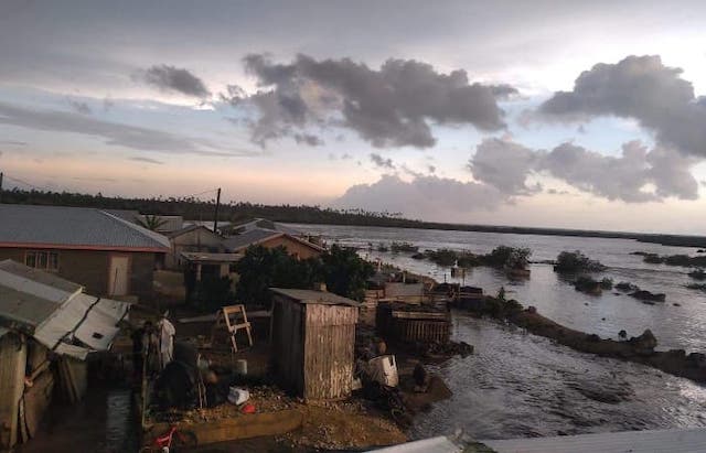 Tsunami golpeó a Tonga tras violenta erupción volcánica en el Pacífico