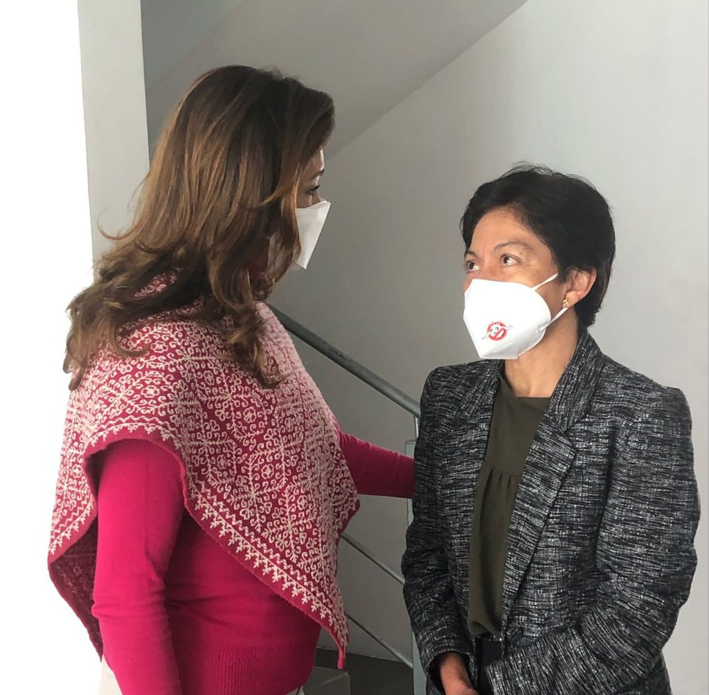 Lilia Cedillo y Liliana Ortiz visitan el Centro de Día