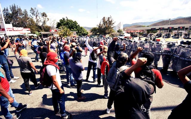 Condena CNDH intimidación de la Guardia Nacional y policía a marcha de los 43