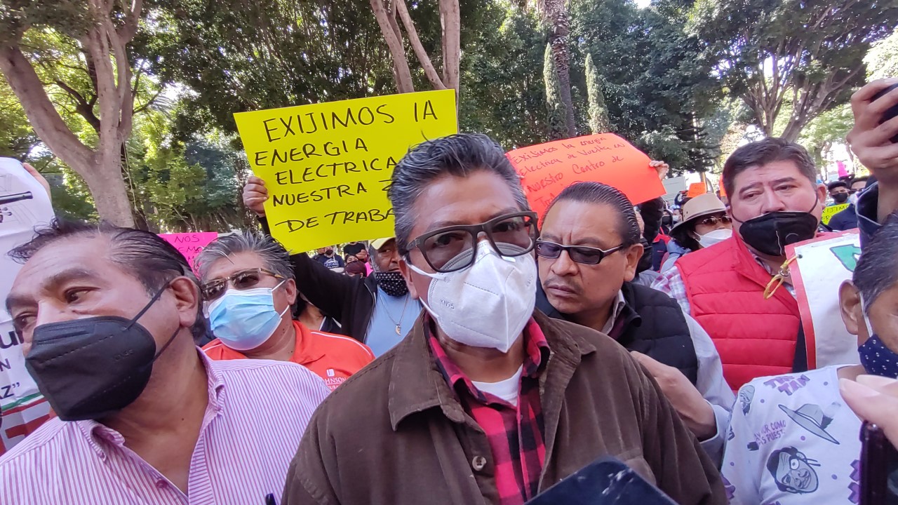 Video desde Puebla: Gobierno municipal, mediador en retraso de pago de locatarios del Mercado 5 de mayo