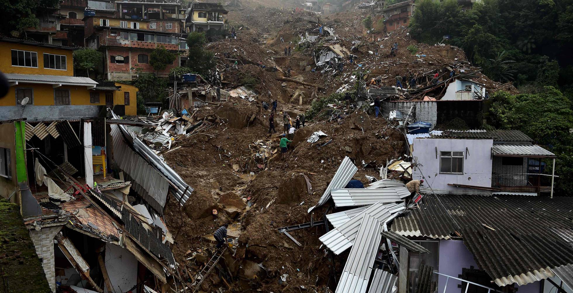 Confirman más de 200 muertos tras tormenta en Petrópolis
