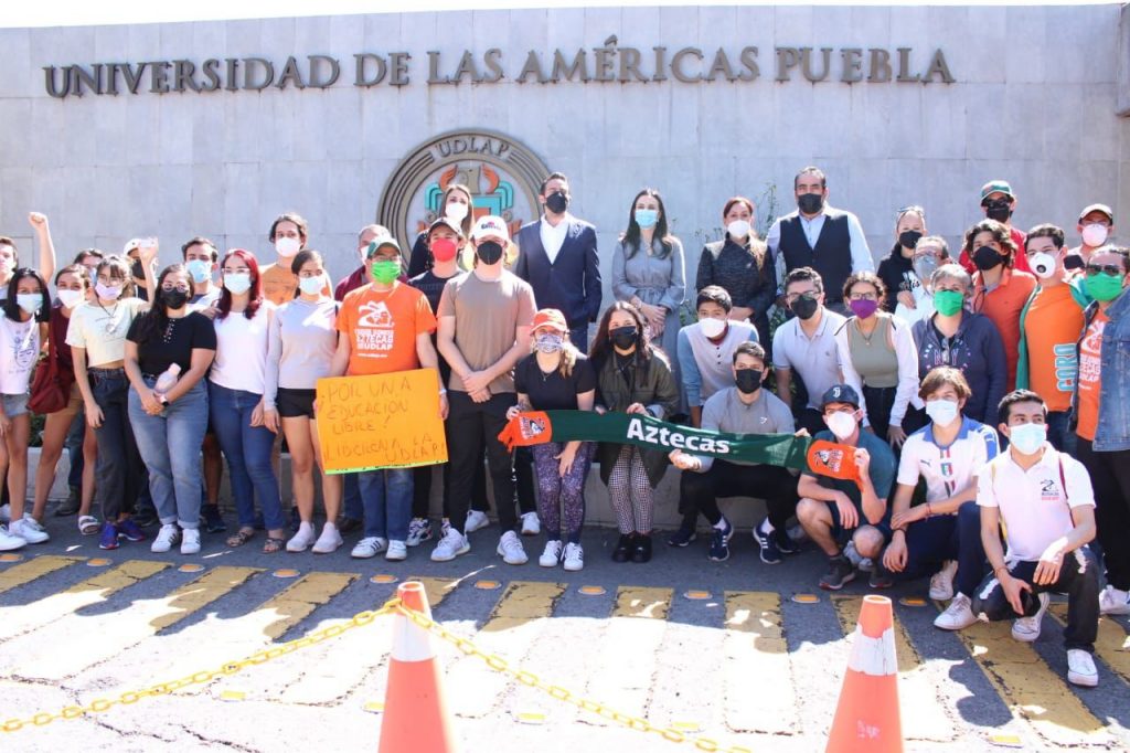 Acusan diputados panistas que instalaciones de la Udlap están cerradas
