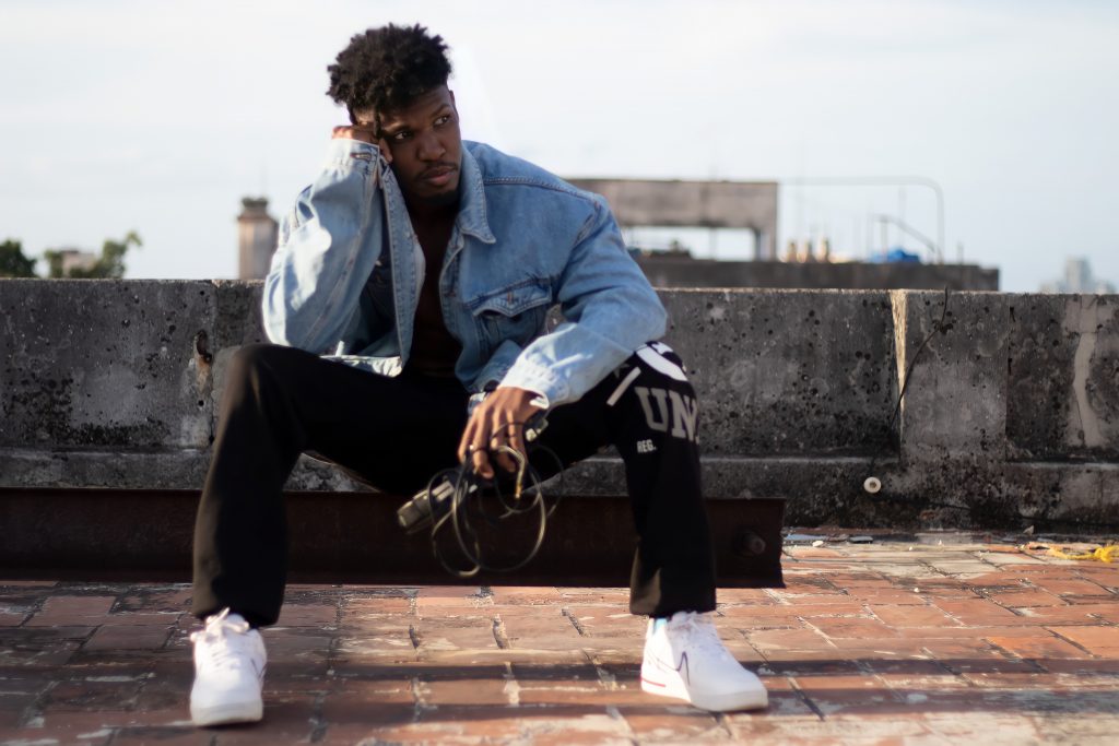 DJ Louder: el primer productor cubano en posicionar más de 100 éxitos en un solo año