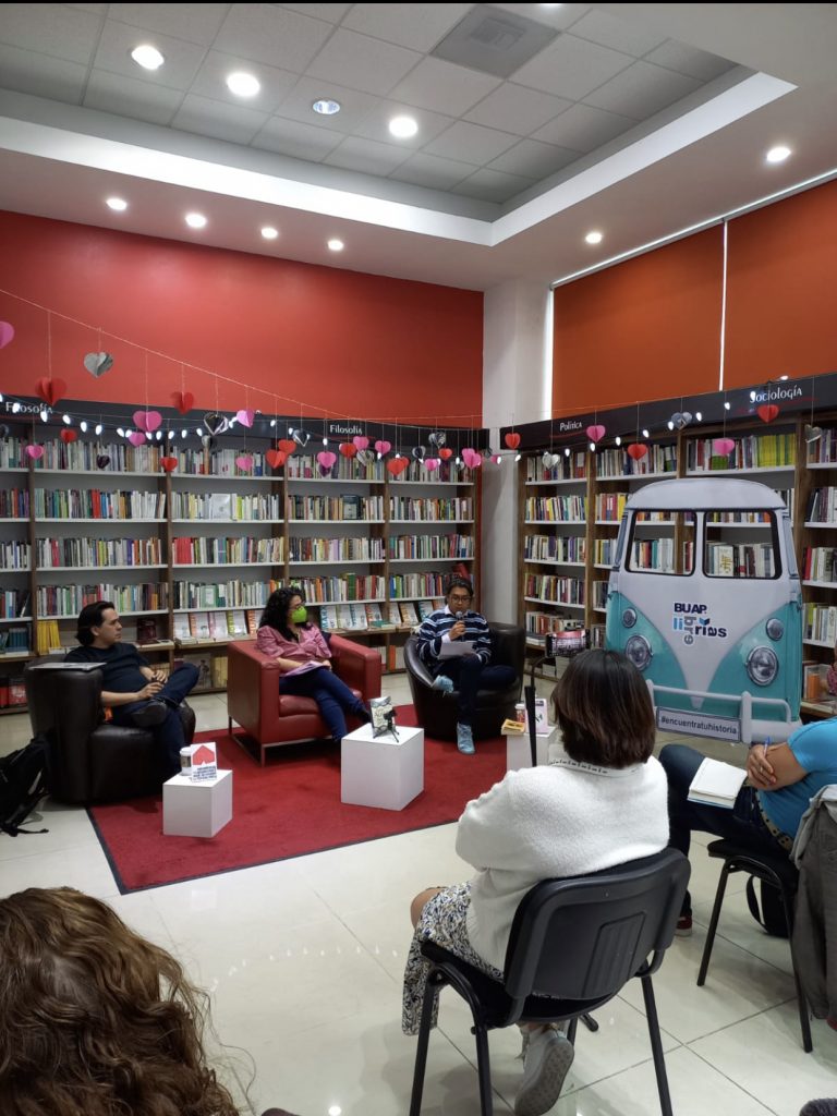 Develan el amor a través de los libros en BUAP