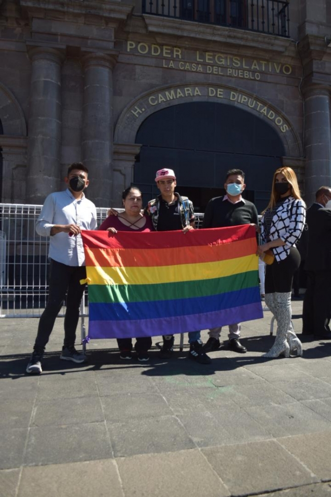 El tema de matrimonios igualitarios sigue en la agenda parlamentaria: Hernández