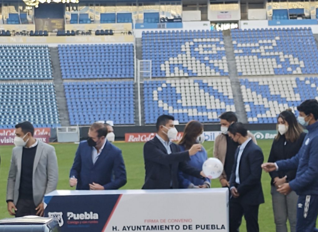 Video desde Puebla: calle 6 oriente se hará peatonal, informó Eduardo Rivera