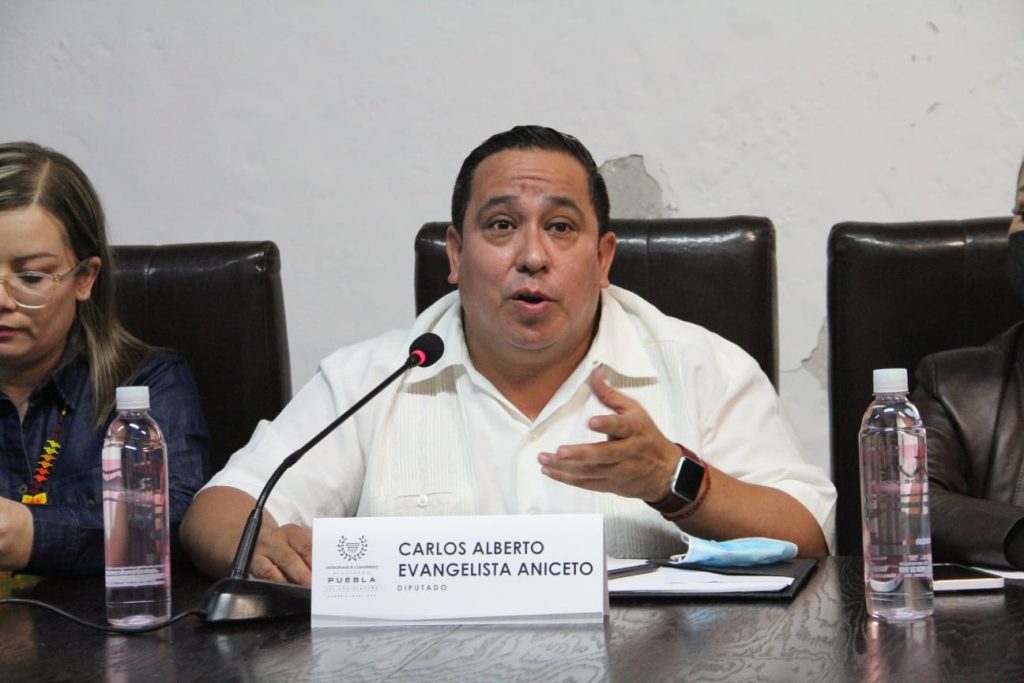 Se reúnen colectivas feministas y asociaciones civiles con diputados de Morena para dar continuidad a los trabajos relacionados con la interrupción legal del embarazo