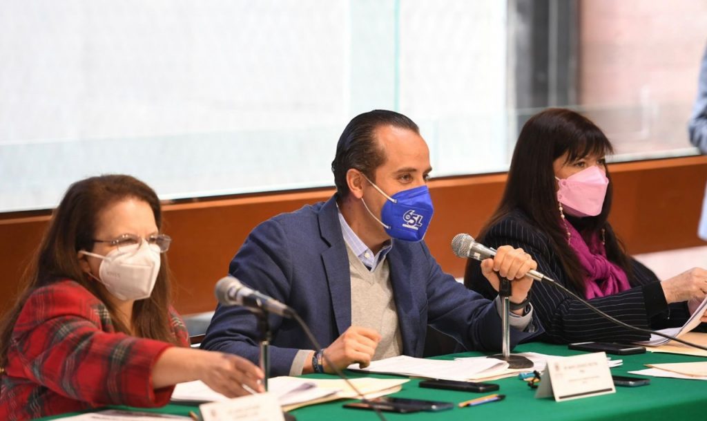 Solicita Mario Riestra Piña que gobierno federal cumpla con esquema básico de vacunación a menores