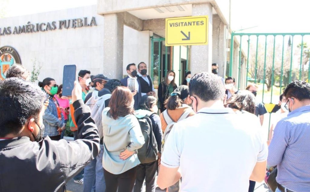 Conflicto UDLAP: Abogado del grupo Cecilia Anaya y Luis Ernesto Derbez dijo que solamente el juez 60 de lo civil puede restituir la institución a la fundación Mary Street Jenkins