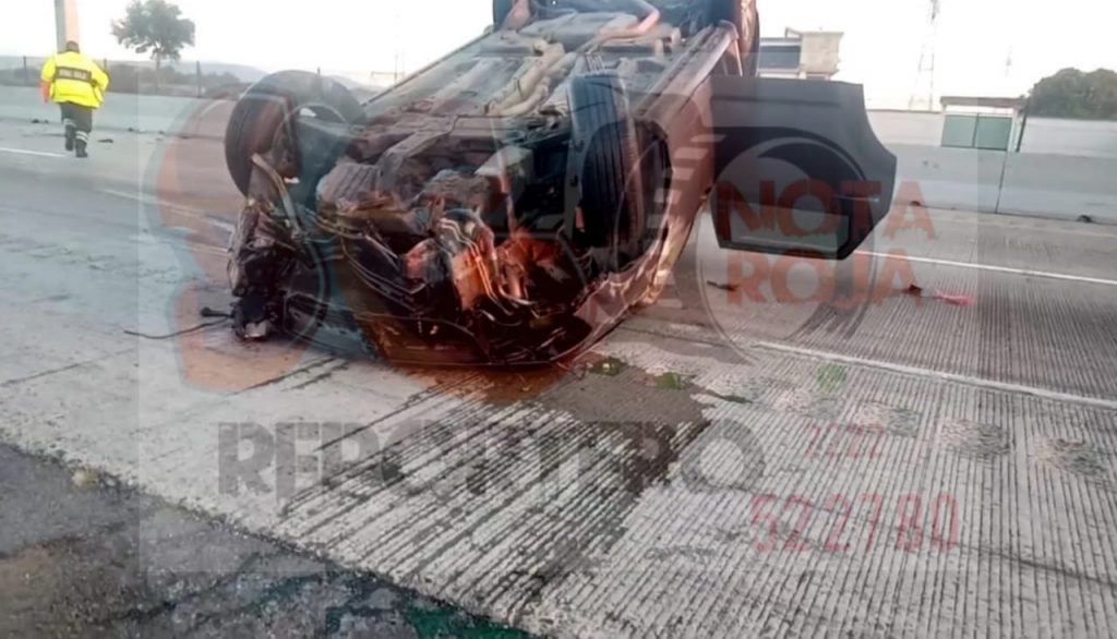 Dos personas lesionadas en aparatosa volcadura en la Puebla-Córdoba