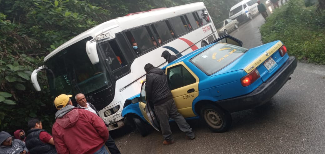 Choque entre taxi y camión deja un fallecido en la México Tuxpan