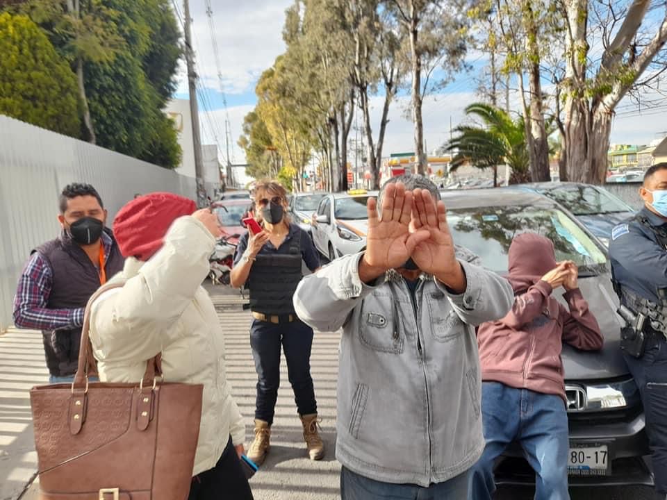 Reportan a supuesta banda de extorsionadores que fingen un atropellamiento en IMSS San Pedro