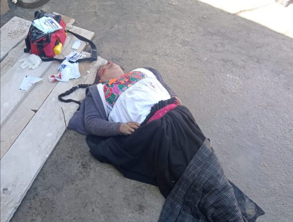 Mujer cayó a cisterna en base de microbuses en Huauchinango