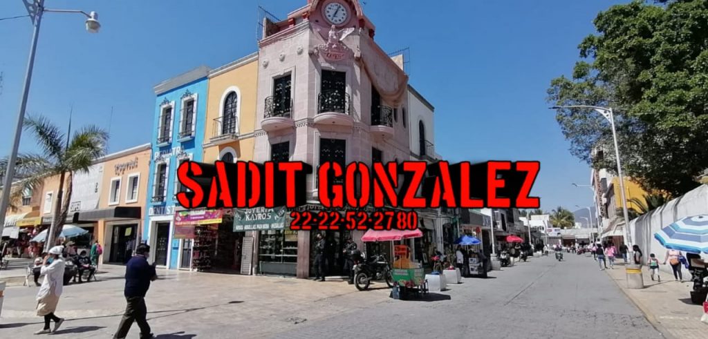 3 hombres y 2 mujeres asaltan joyería en pleno centro de Tehuacán