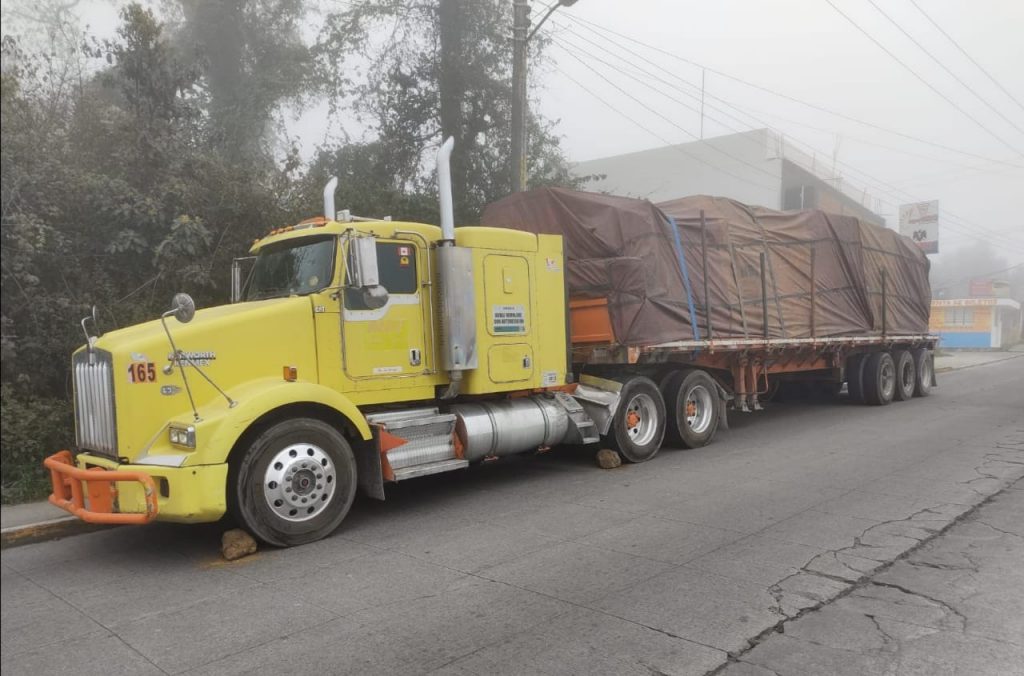 Camión se queda sin frenos y provoca carambola en Chignautla