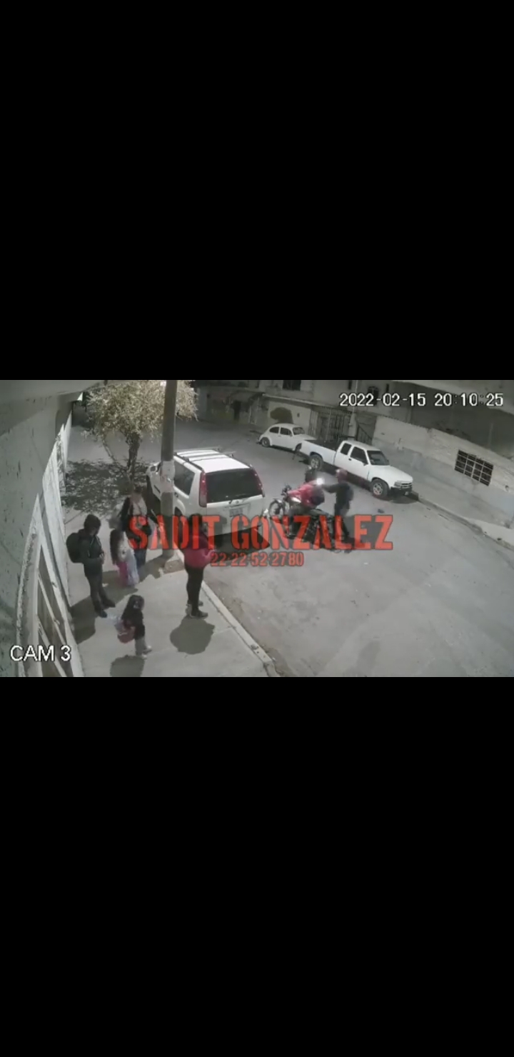 Video desde Puebla: En presencia de niños sujetos asaltaron a mano armada a mujeres en Tehuacán