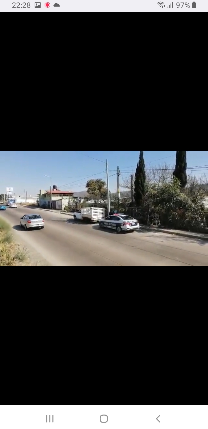 Video desde Puebla: Exhiben a tránsitos de Amozoc por detener a automovilistas…en una vialidad estatal
