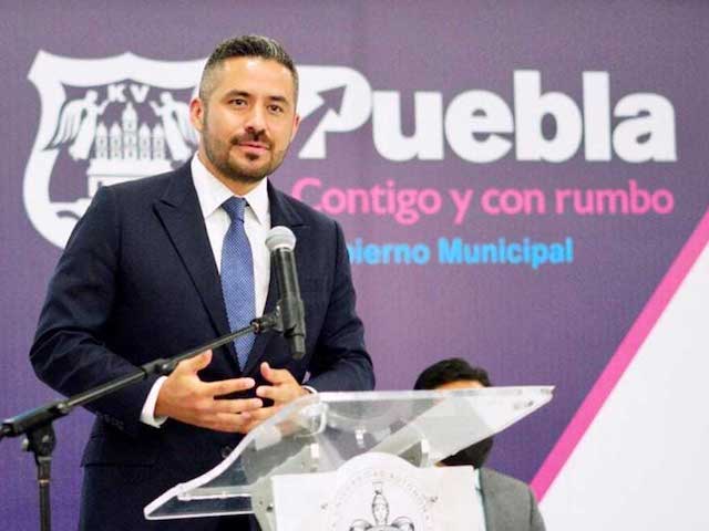 Ayuntamiento de Puebla se reúne con CFE y Agua de Puebla por el robo de tapas