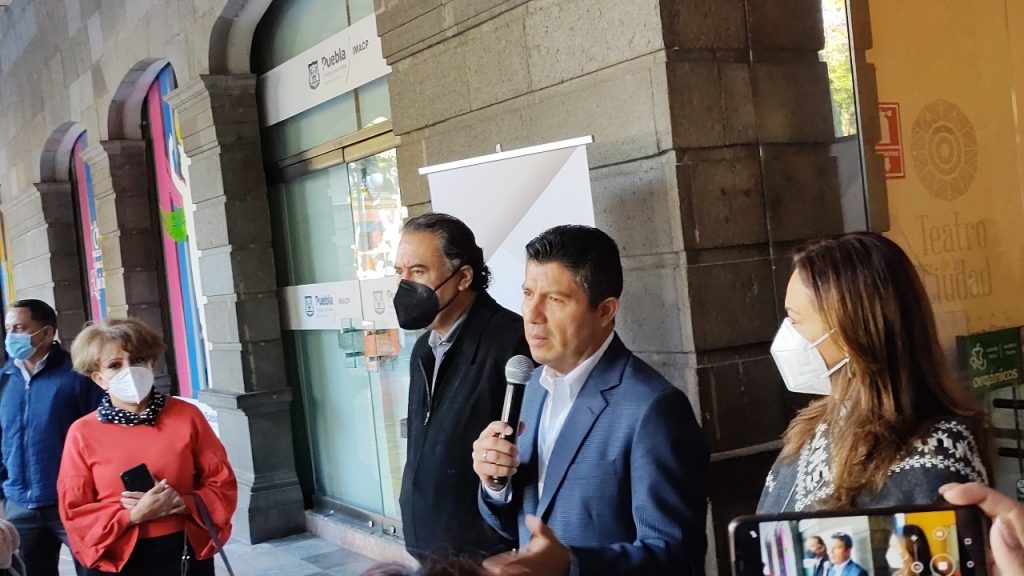 No se permitirán las bebidas con alcohol en mercados, informó Eduardo Rivera