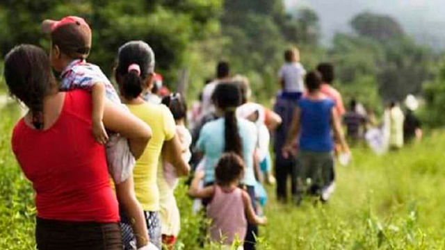 Académica rompe con imaginario: mujeres, las que más migran