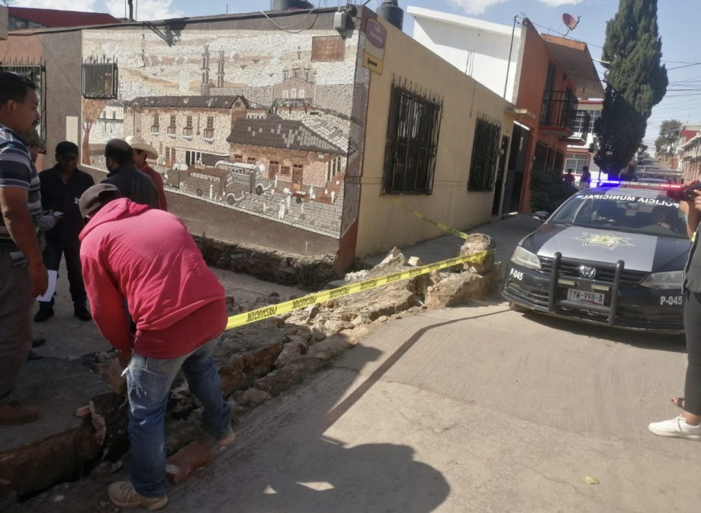 Tras accidente vial se reconstruirá puente con los materiales originales