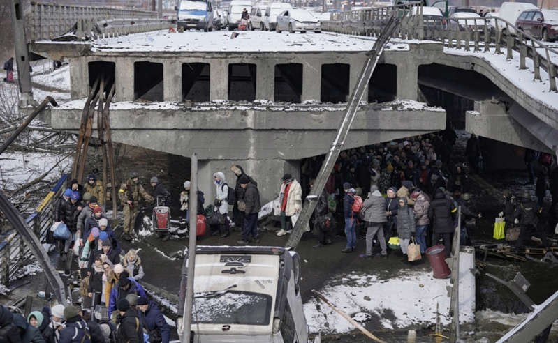 Ucrania comienza la evacuación de civiles en Irpin y Sumy