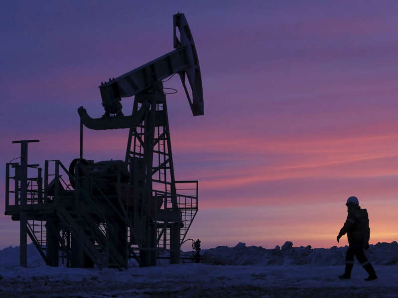Guerra dispara los precios del petróleo; EU dejará de comprarle crudo, gas y carbón a Rusia