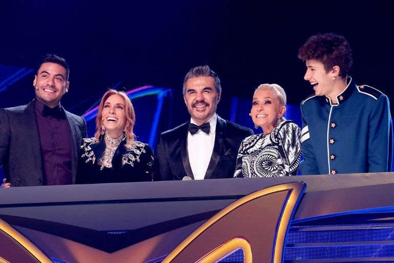 Adrián Uribe pierde su exclusividad en Televisa