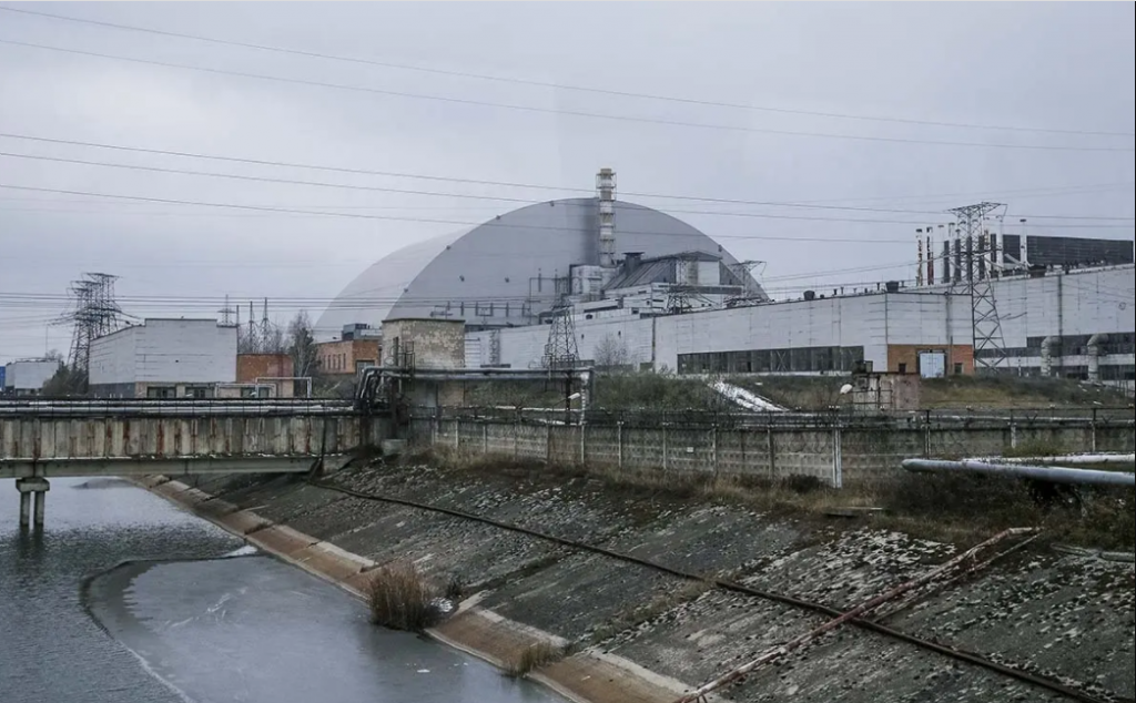 Alertan sobre apagón en la planta nuclear de Chernóbil; Ucrania advierte riesgo de radiaciones