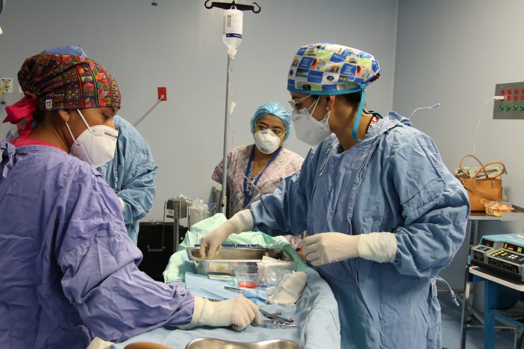 Realiza ISSSTEP primer trasplante de córnea del año