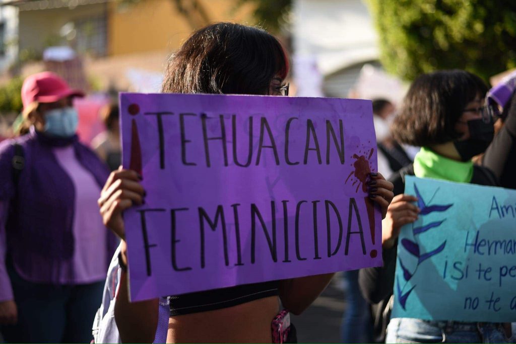 Sin disturbios la marcha 8M en Tehuacán