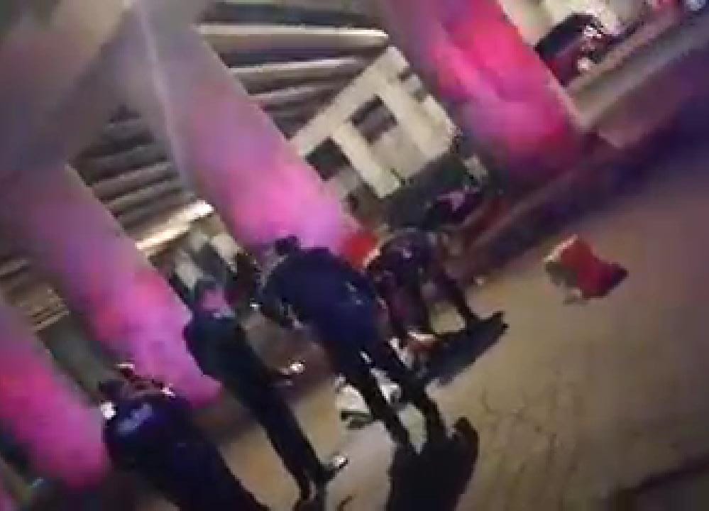 Video desde Puebla: Encuentran persona tirada en la carretera en la zona de Villa Frontera