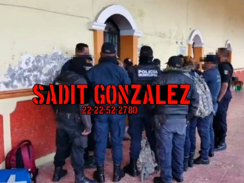 Presidente de Altepexi permite que “influyente” le pegue a policías municipales