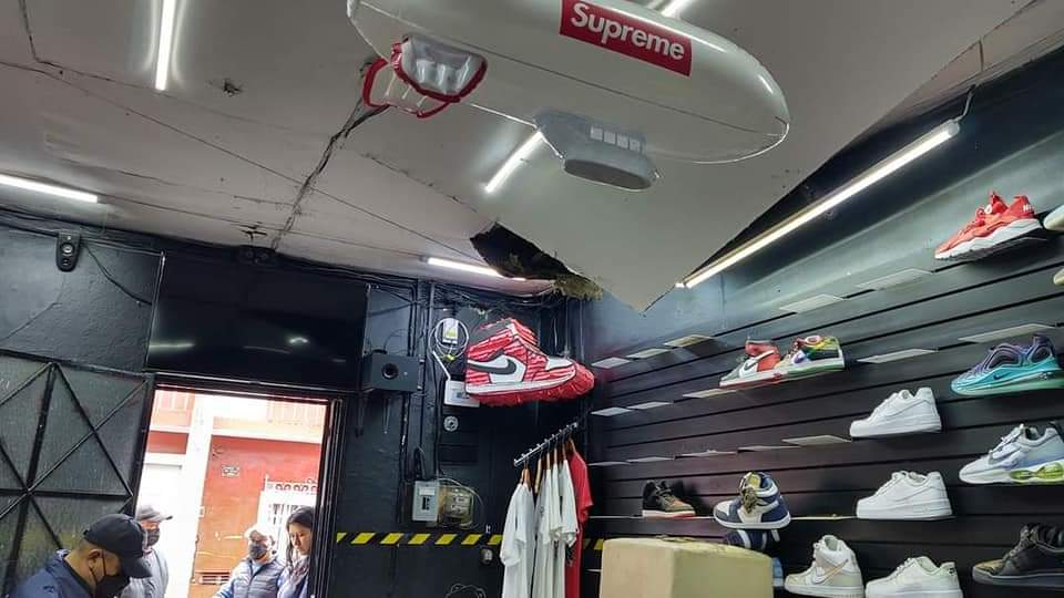 Desde Huauchinango: Saquean tienda de zapatos deportivos