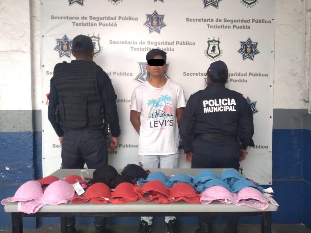 Se ubica a madre e hijo robando en conocido centro comercial